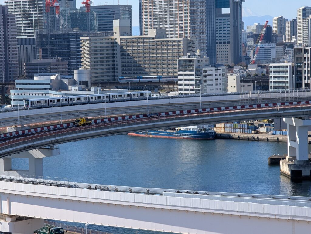 レインボーブリッジの海上ループ部