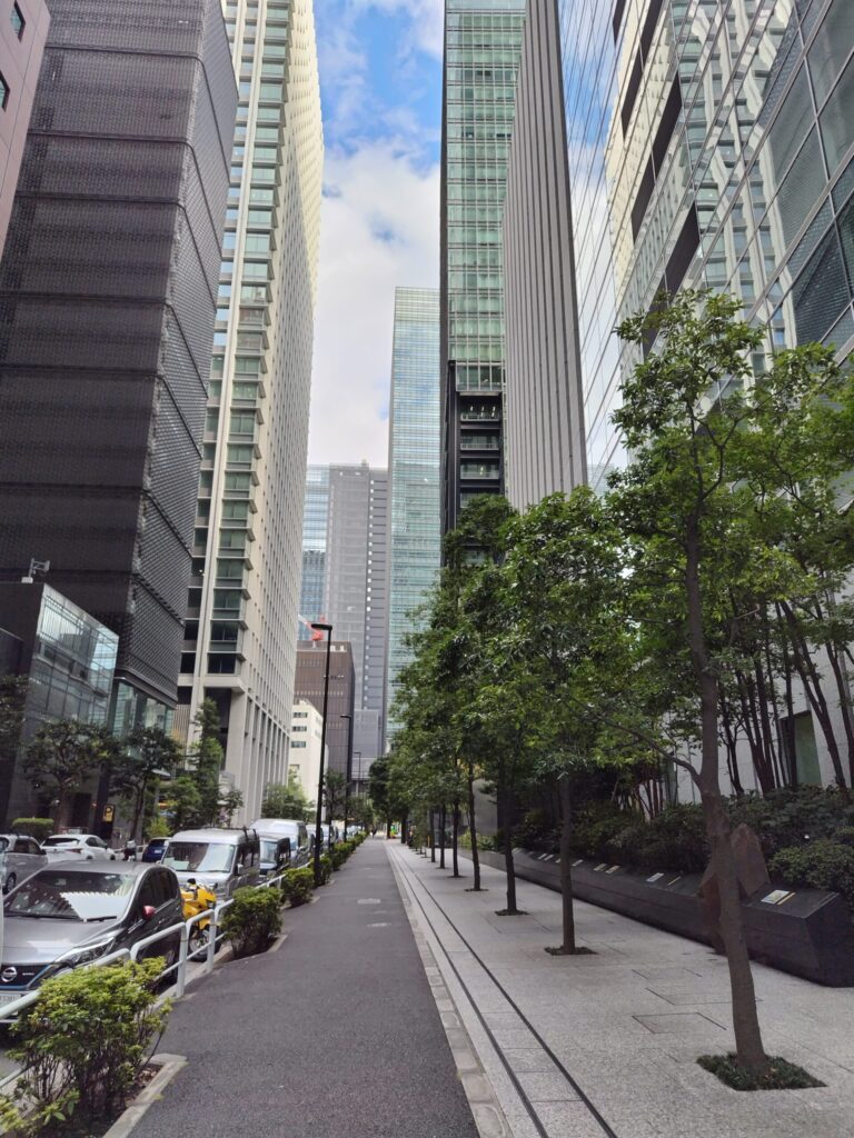 箱根駅伝のスタート地点
読売新聞本社の北側