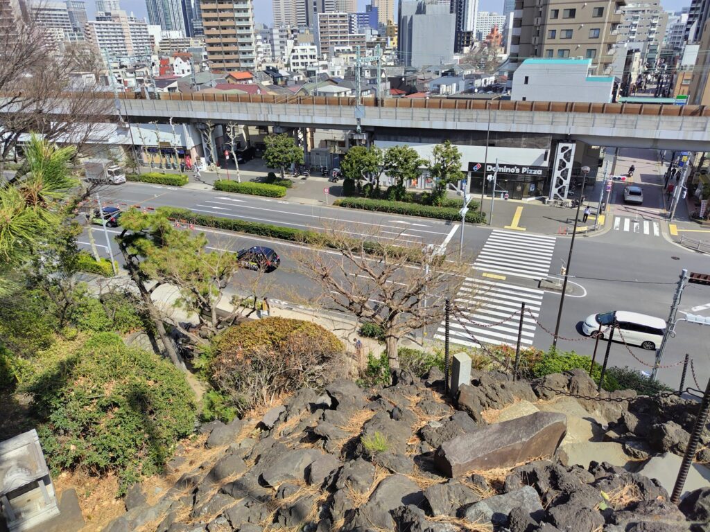 品川神社の富士塚