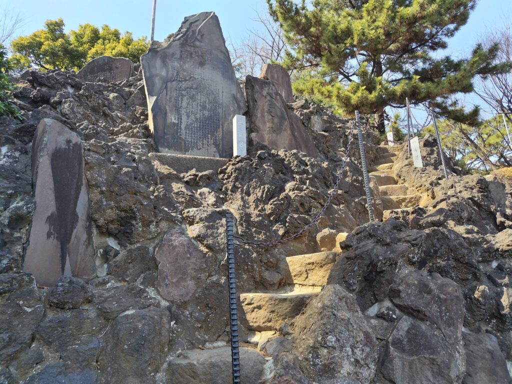 品川神社の富士塚