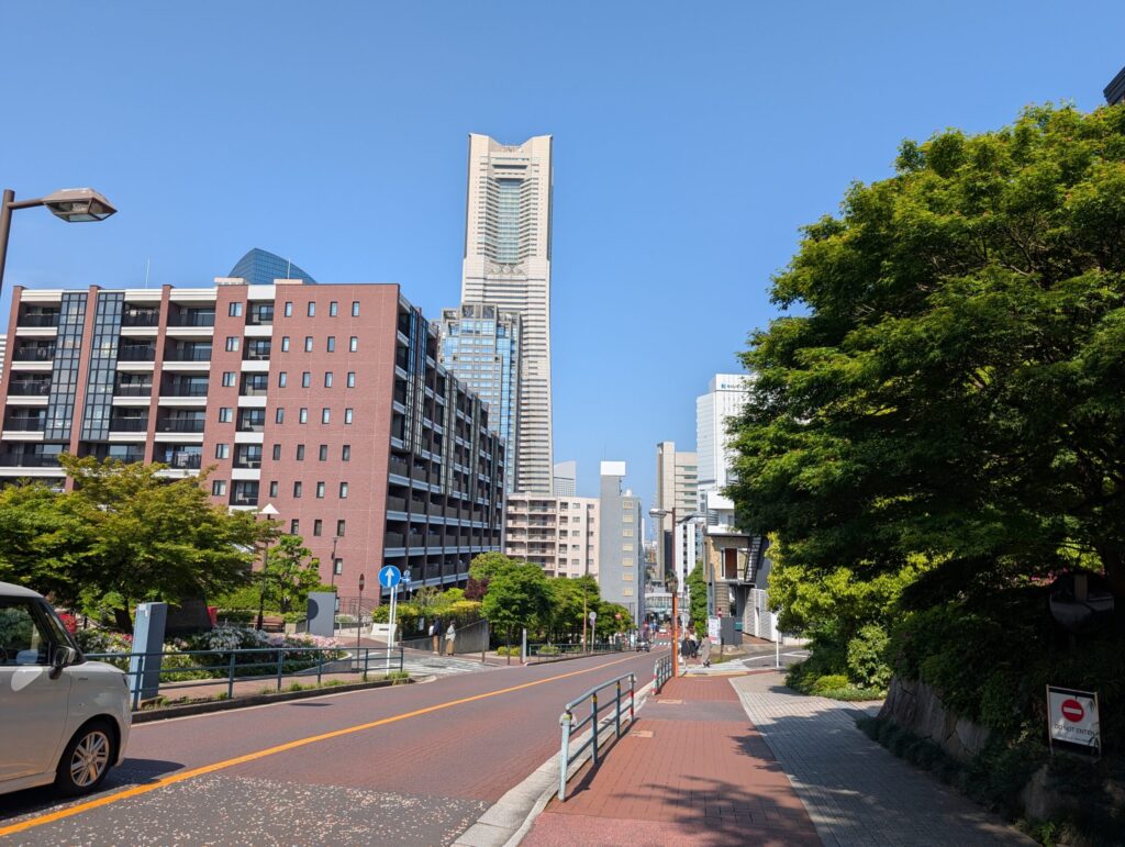 もみじ坂
ランドマークタワー