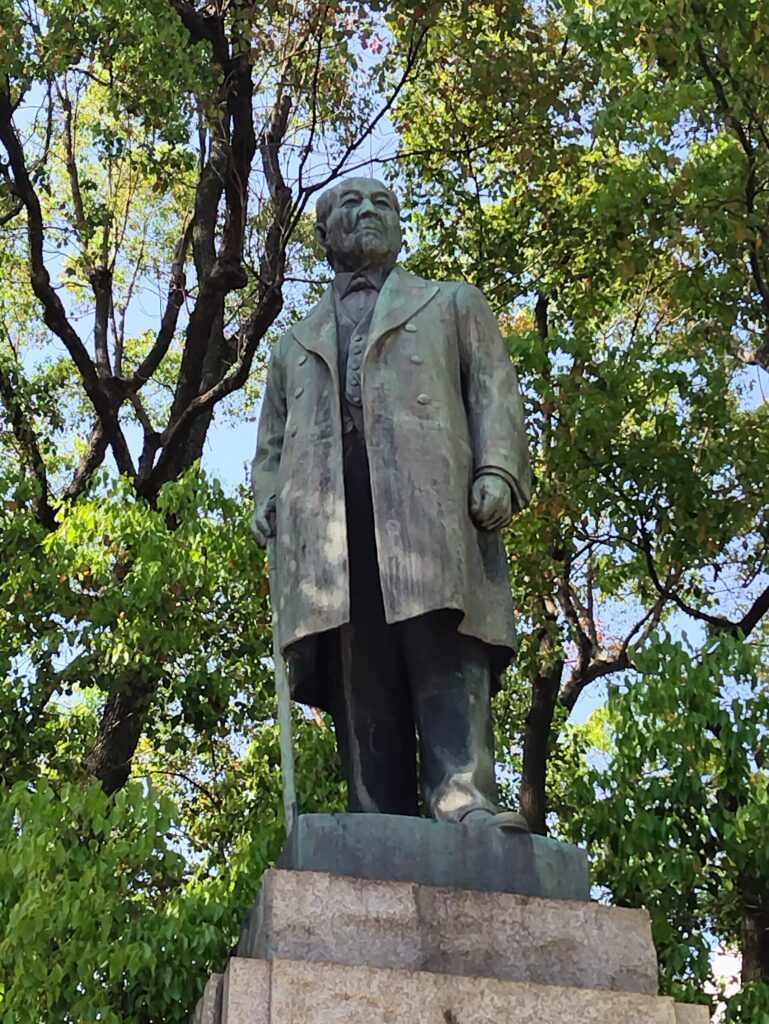常盤橋公園の渋沢栄一の像