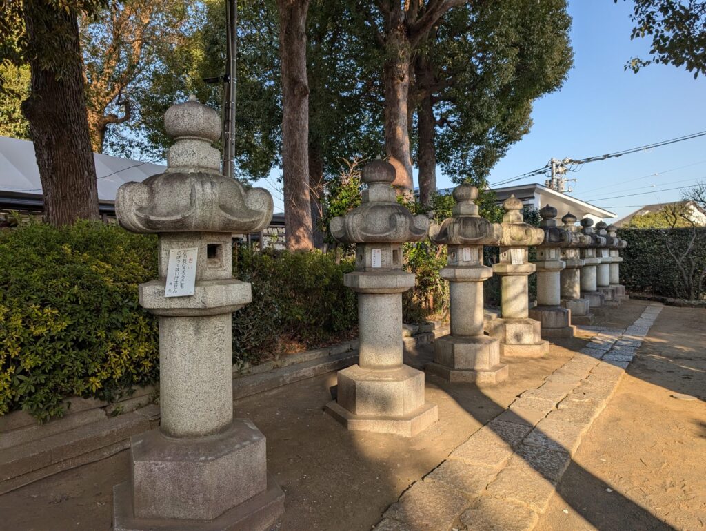 松陰神社(世田谷区)
石灯籠