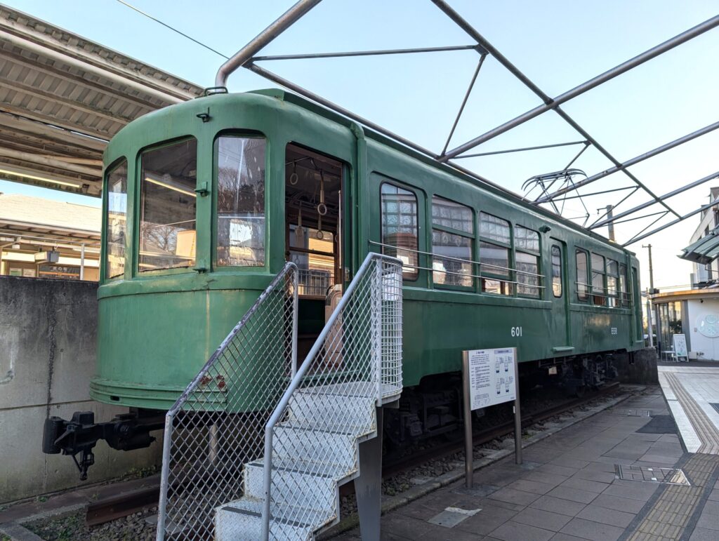 江ノ電601号
東急　宮の坂駅前