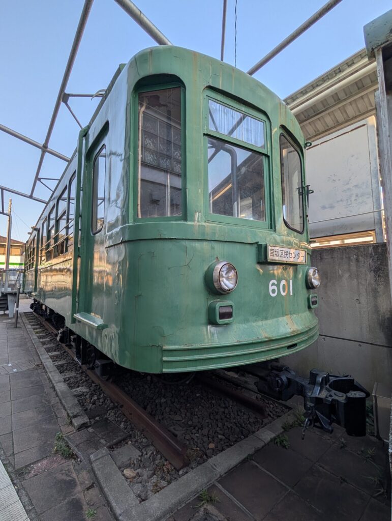 江ノ電601号
東急　宮の坂駅前