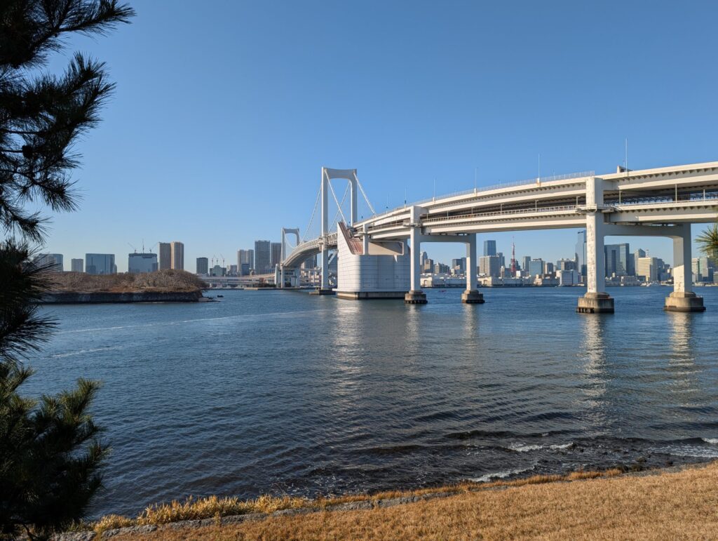 台場公園（第三台場）からレインボーブリッジを望む