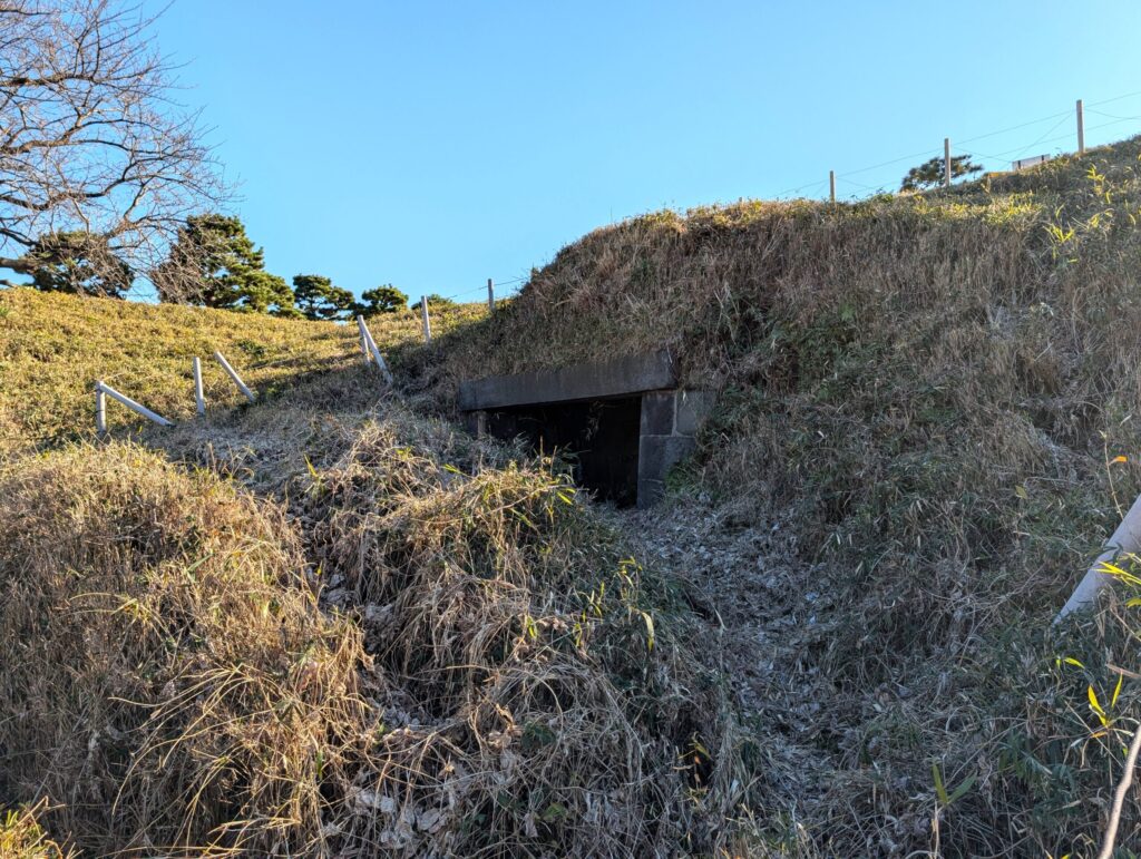 台場公園（第三台場）火薬庫跡
