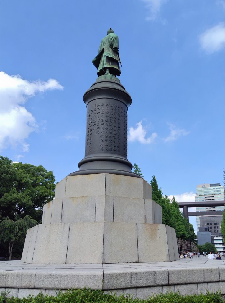 靖国神社
大村益次郎像