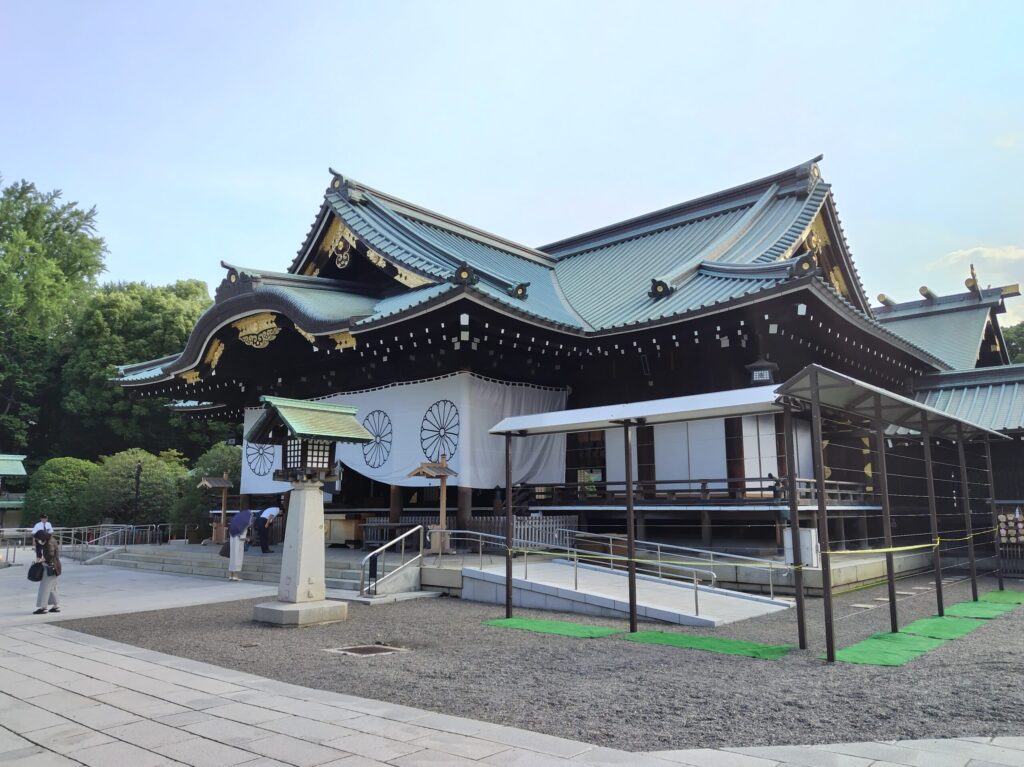 靖国神社の拝殿