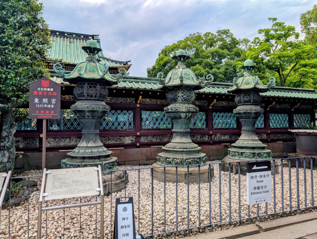 上野東照宮の銅灯籠