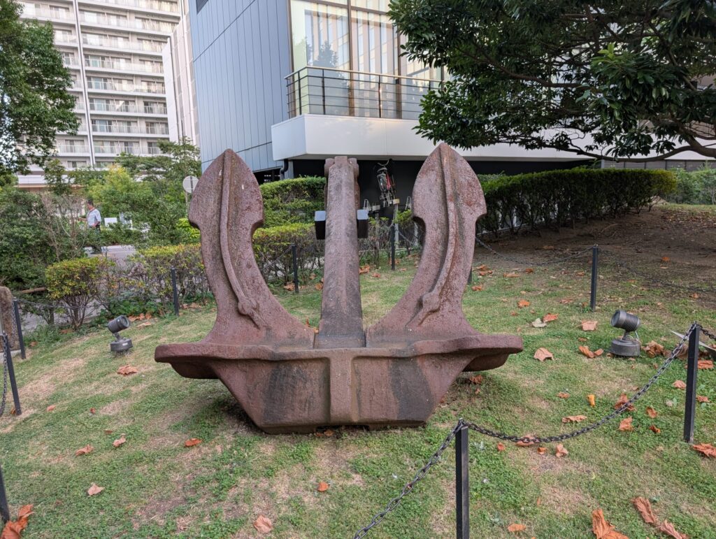 旧陸軍護衛空母「山汐丸」のイカリ
みなとみらいセンタービル