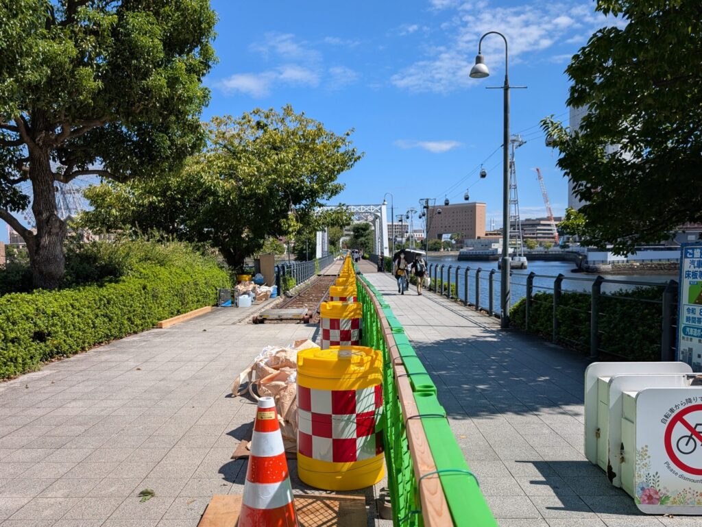 汽車道
ウッドデッキ工事中の様子
