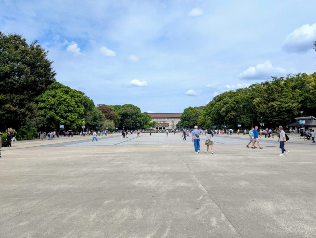 上野公園の大通り