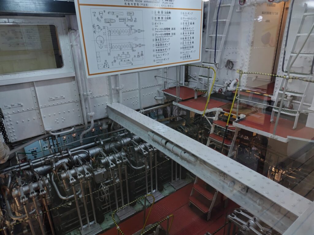 帆船日本丸の機関室