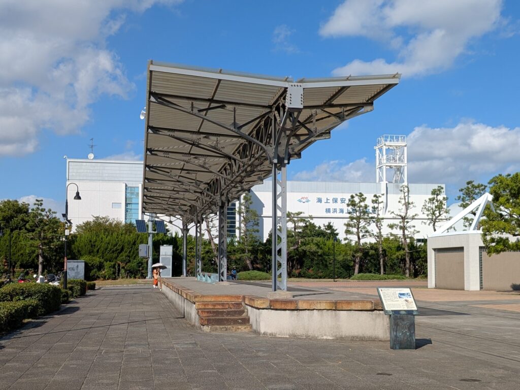 旧横浜港駅プラットホーム