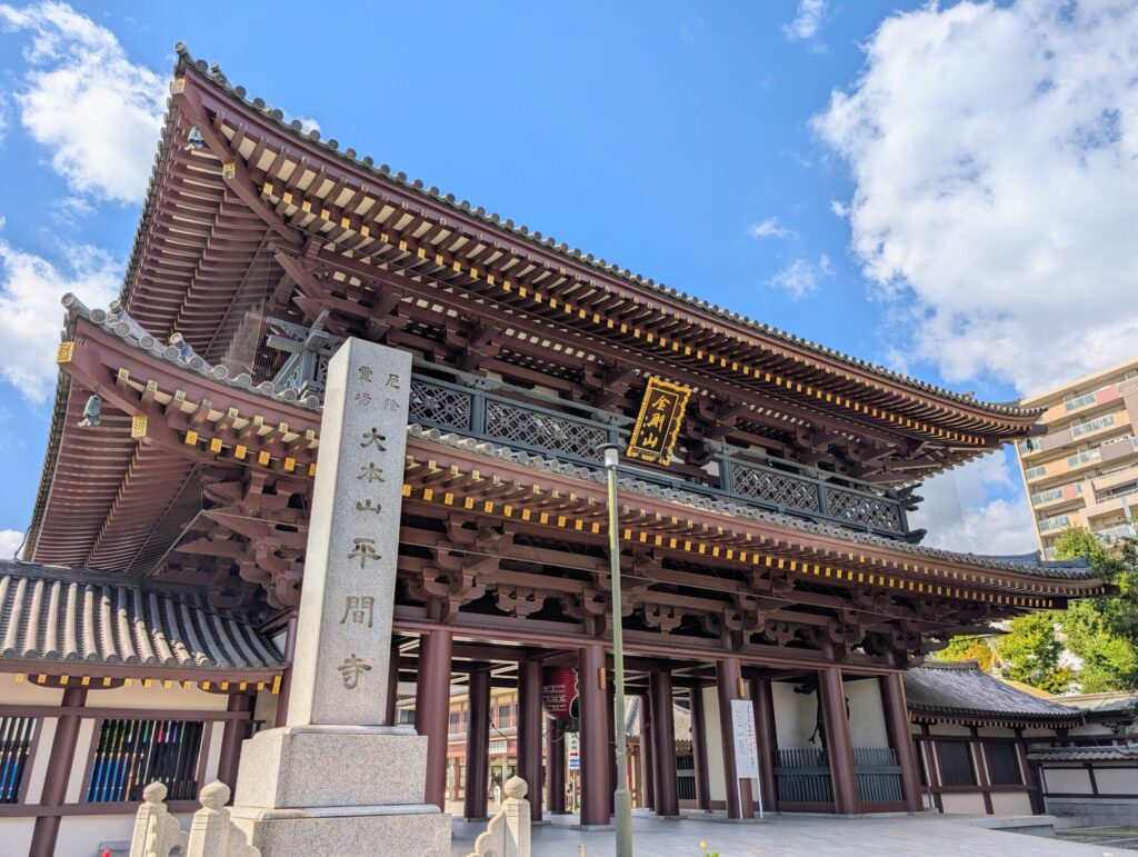 川崎大師の大山門