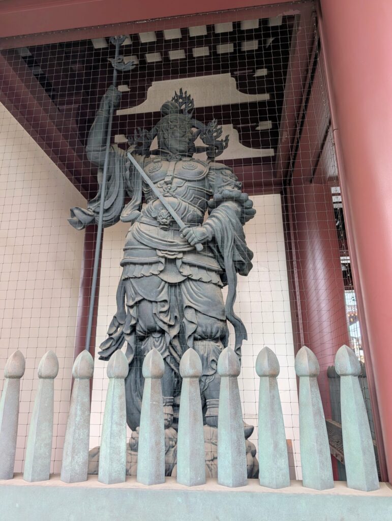 川崎大師大山門の四天王像
