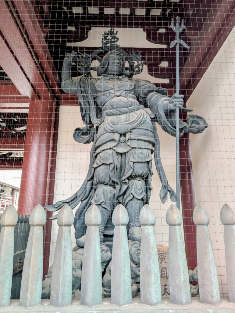 川崎大師大山門の四天王像
