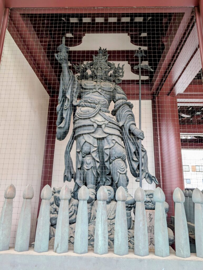 川崎大師大山門の四天王像