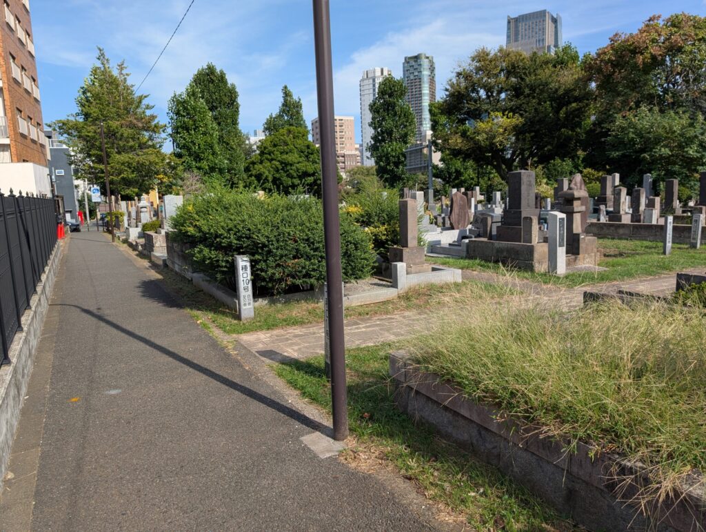 青山霊園
乃木将軍通り