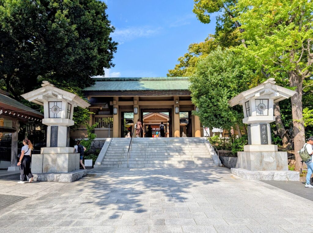 東郷神社（原宿）の神門