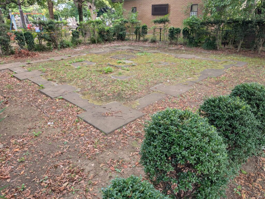 天王寺五重塔跡の礎石
谷中霊園