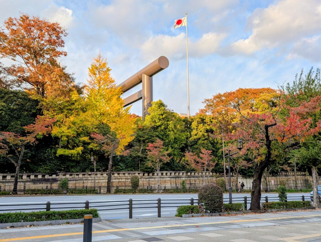 九段坂公園より靖国神社の大鳥居が見える