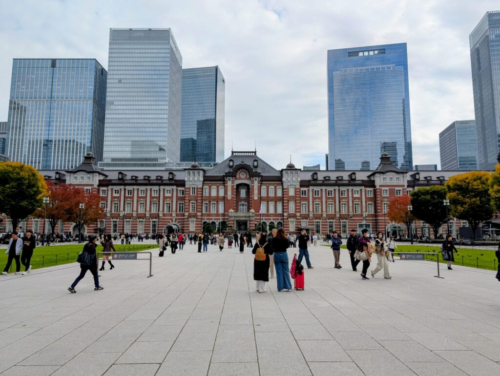 東京駅丸の内駅舎と丸の内駅前広場