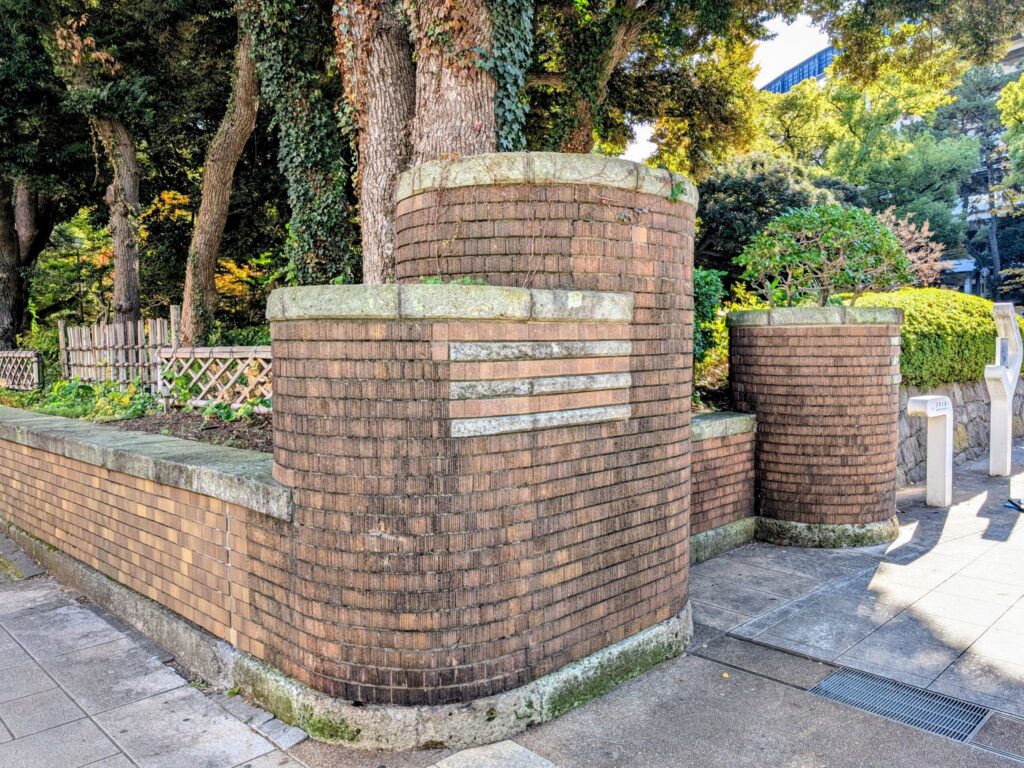 横浜公園の入口