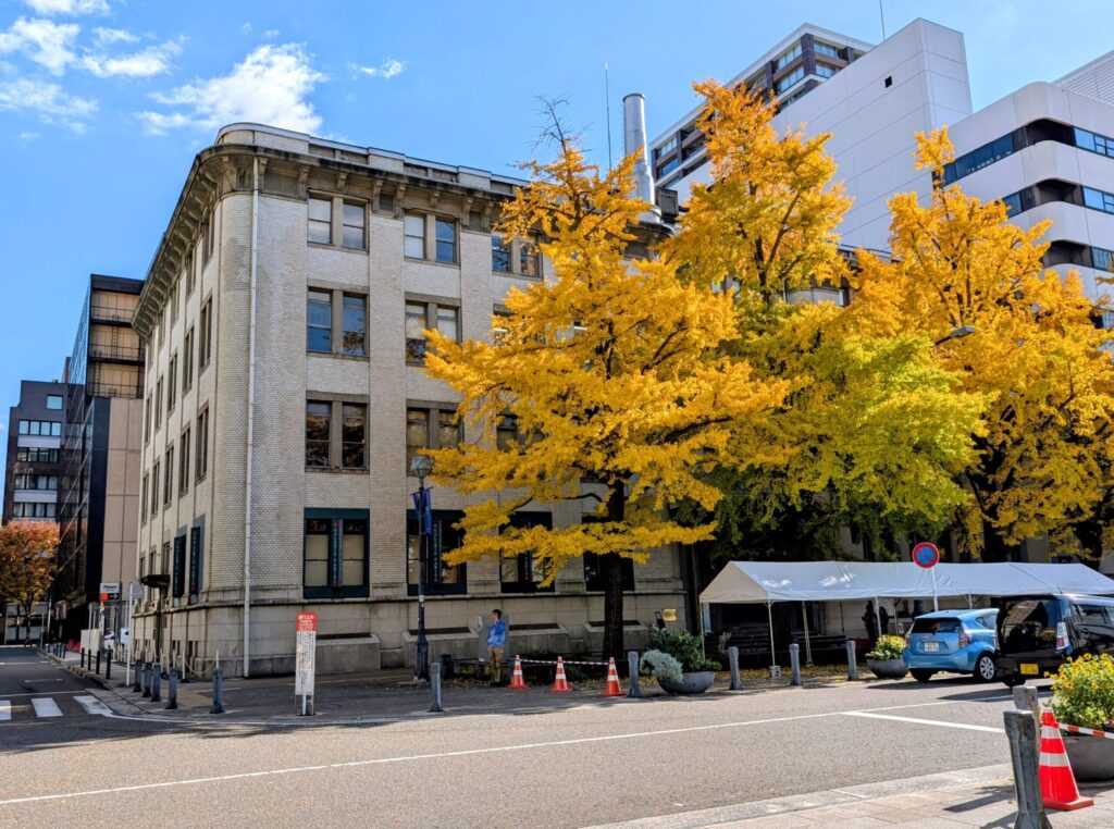 旧横浜三井物産ビル
日本大通り