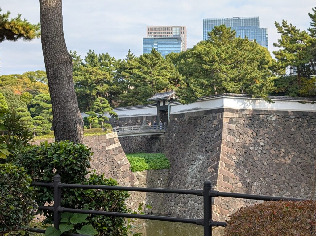 乾濠小公園から撮った北桔橋門