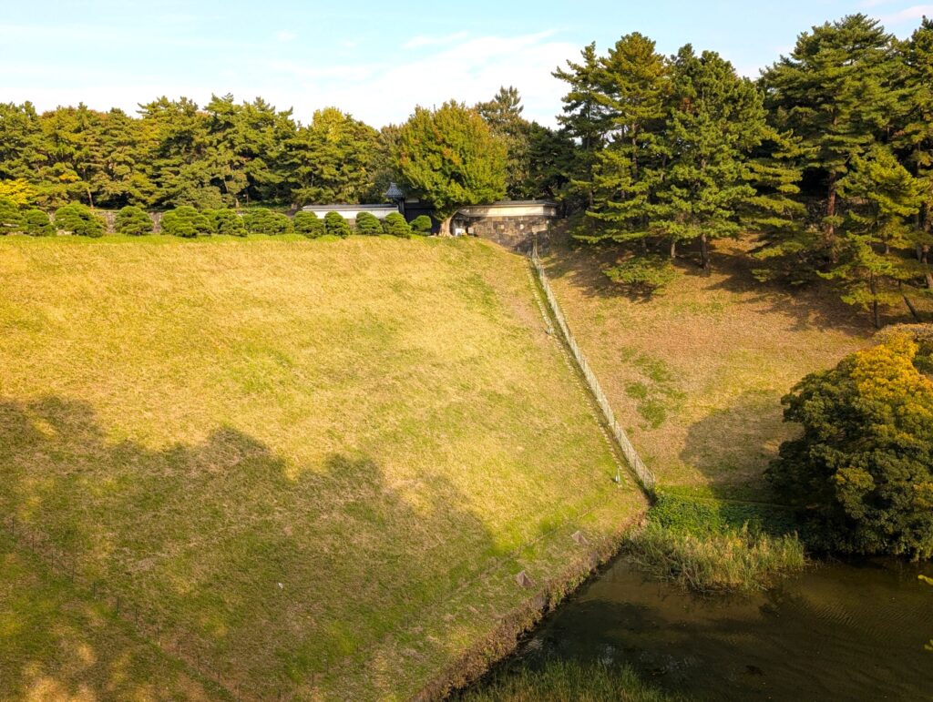 半蔵門付近の濠