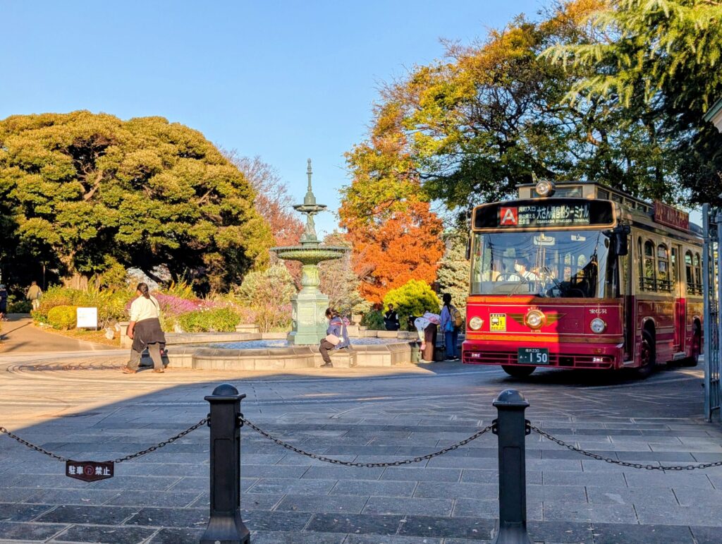 港の見える丘公園のバラとカスケードの庭
あかいくつ周遊バス