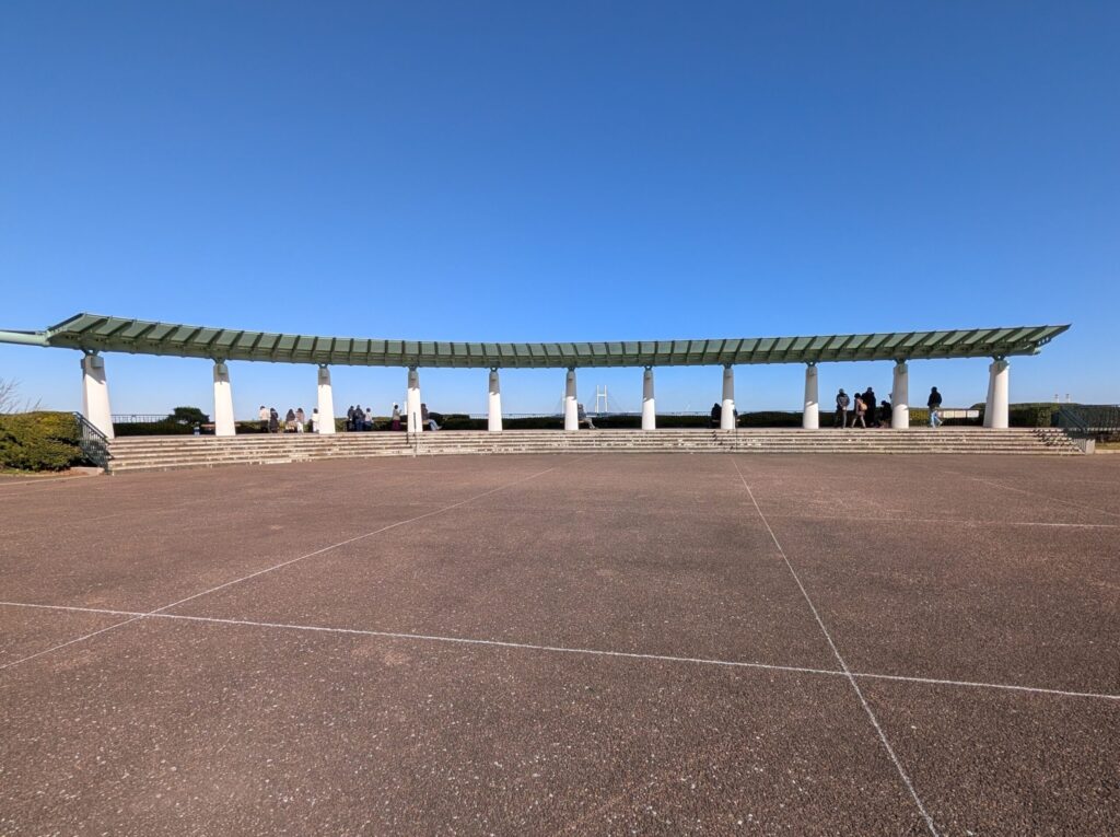 緑の屋根の展望台
港の見える丘公園