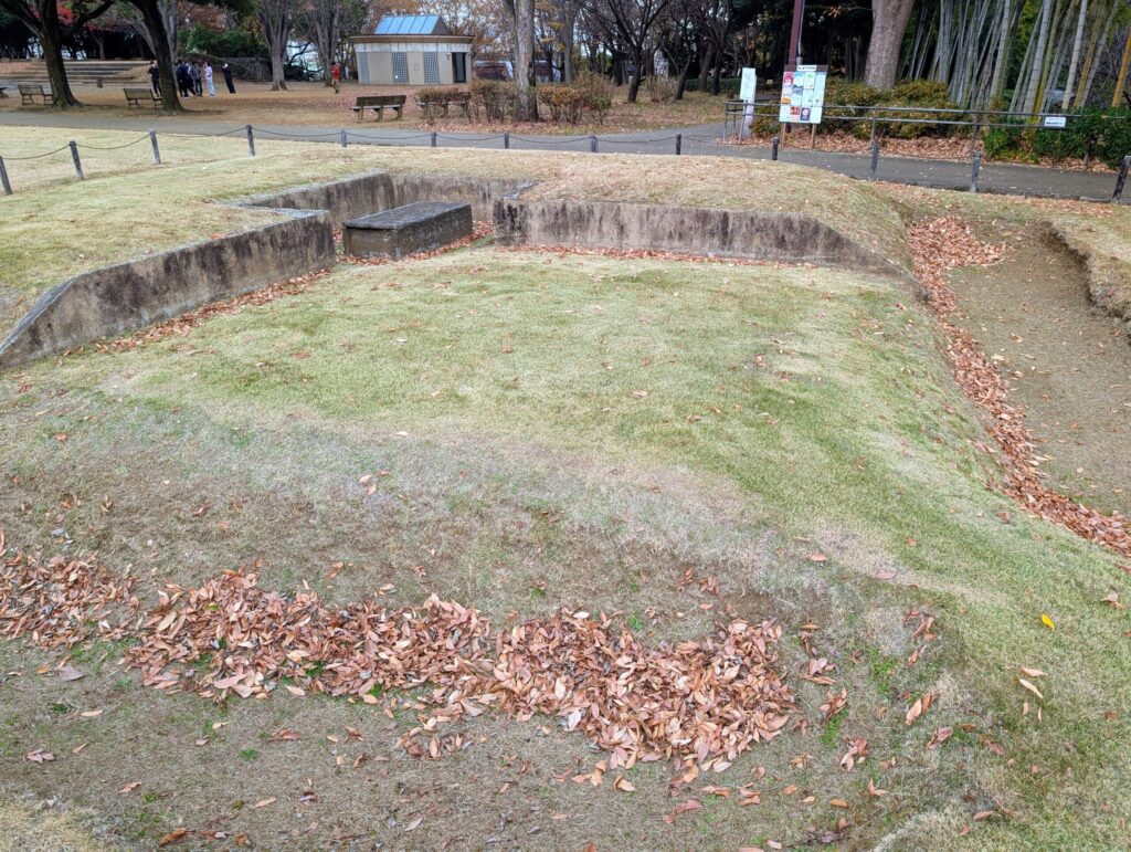 歳勝土遺跡のS-16号方形周溝墓と木棺