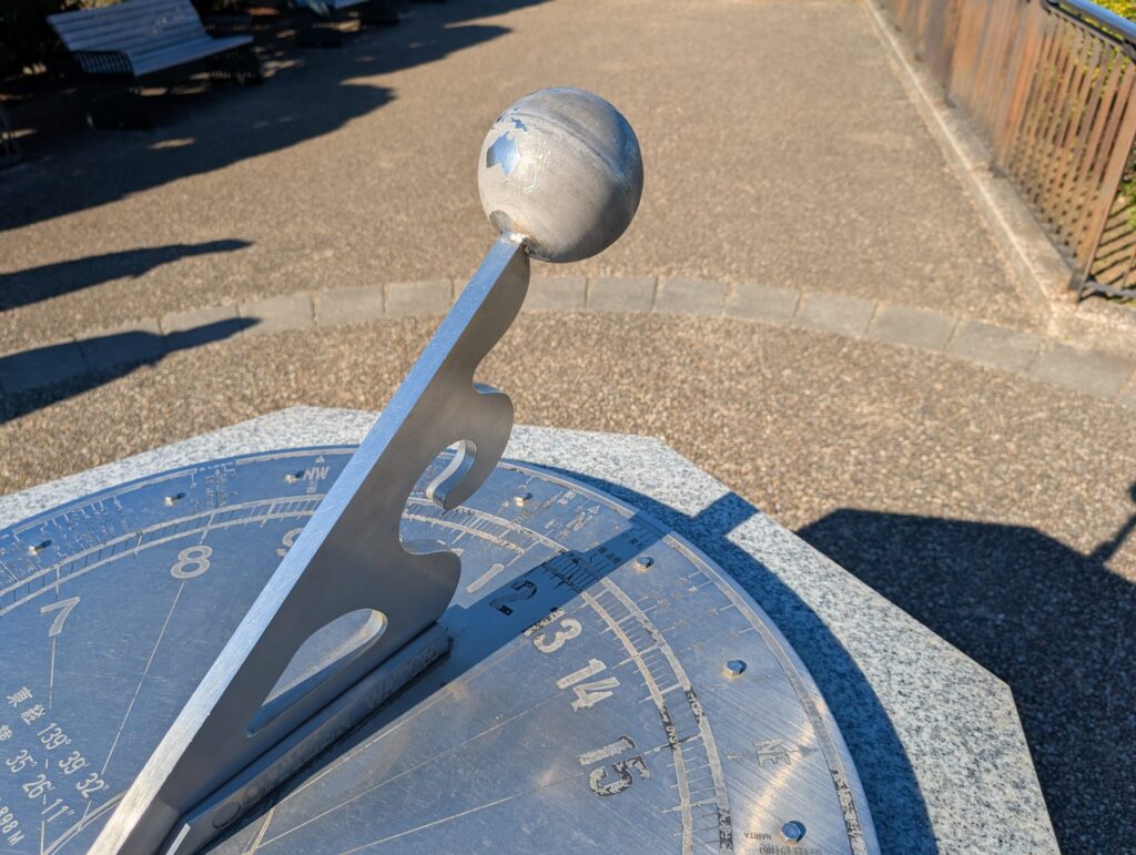 小原型精密日時計
港の見える丘公園