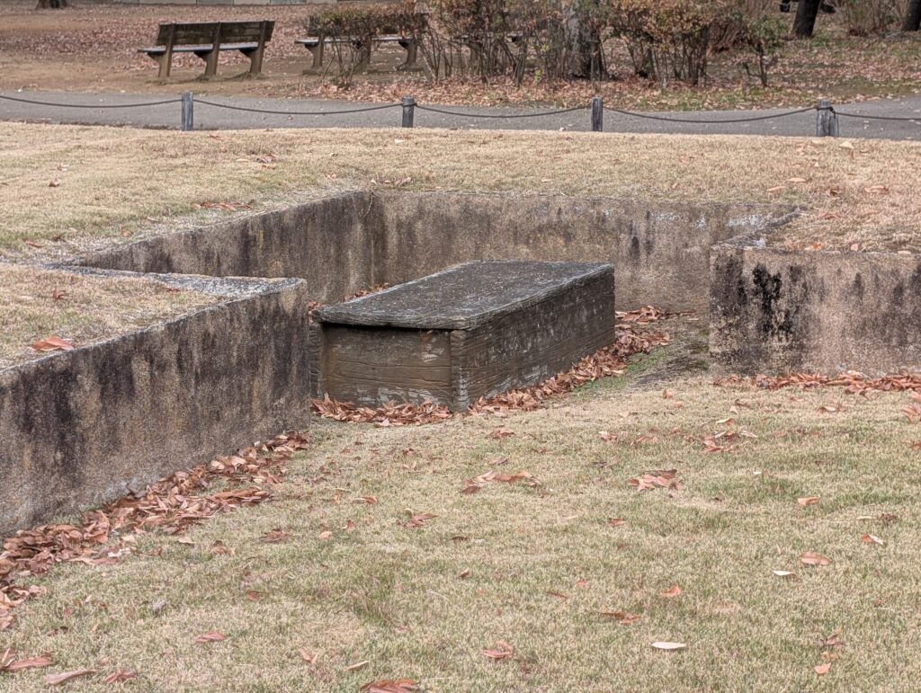 歳勝土遺跡のS-16号方形周溝墓と木棺