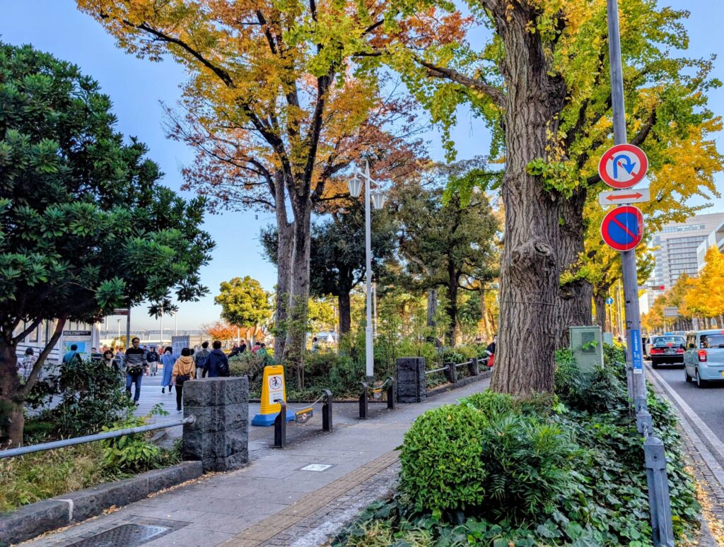 山下公園の北側出入口
