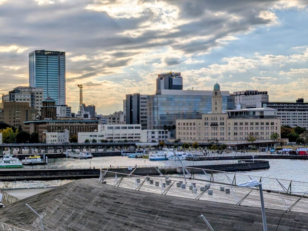 大さん橋から象の鼻方面の眺望