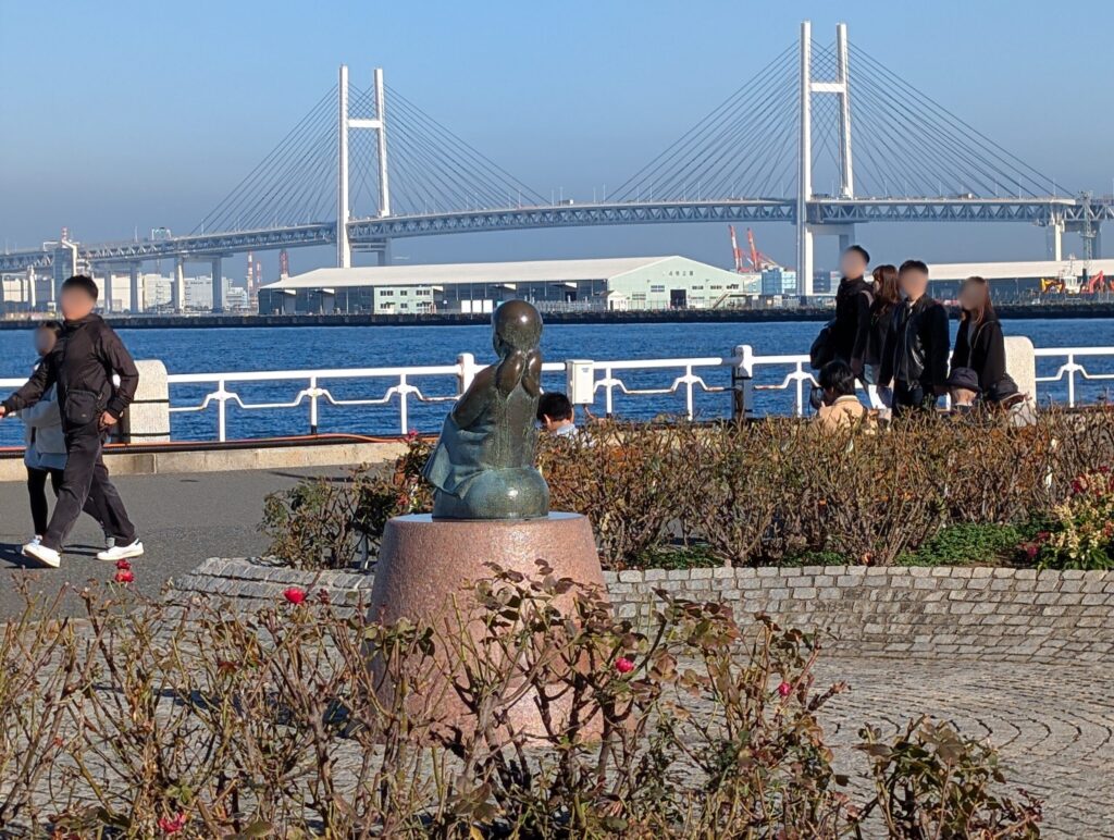 赤い靴はいてた女の子像
山下公園