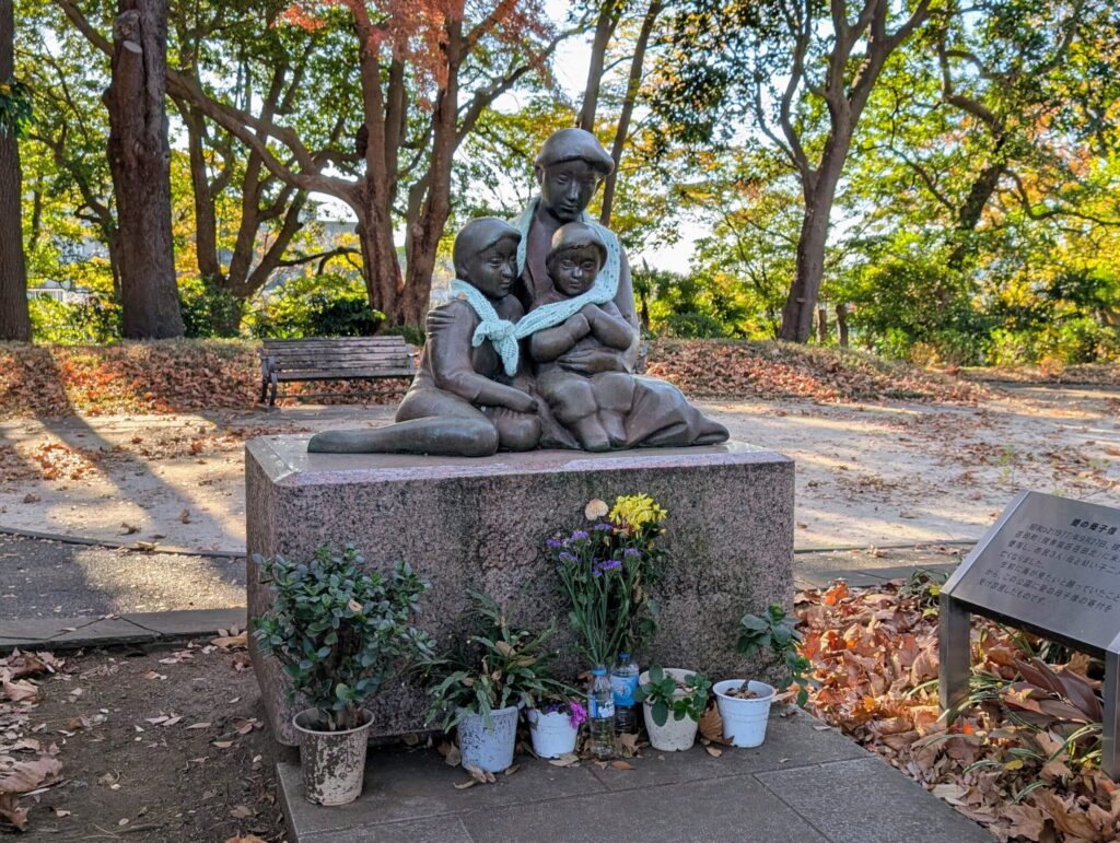港の見える丘公園
愛の母子像