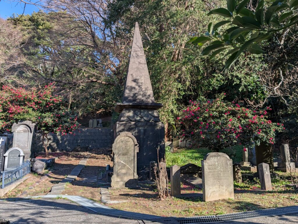 生麦事件で亡くなったチャールズリチャードソンの墓
横浜外国人墓地