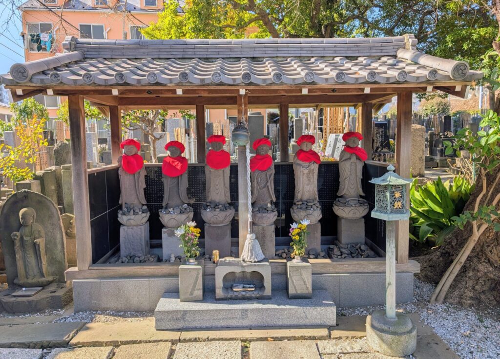 蜜厳山 遍照院
六地蔵尊