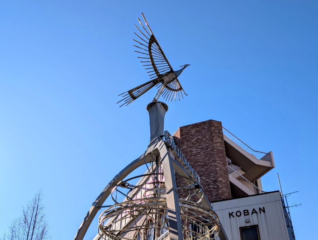 横浜元町商店街の「フェニックス」アーチ