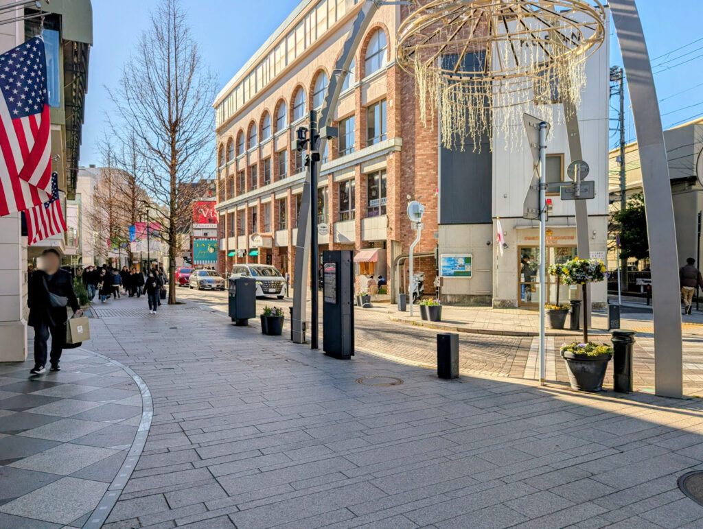 横浜元町商店街入口