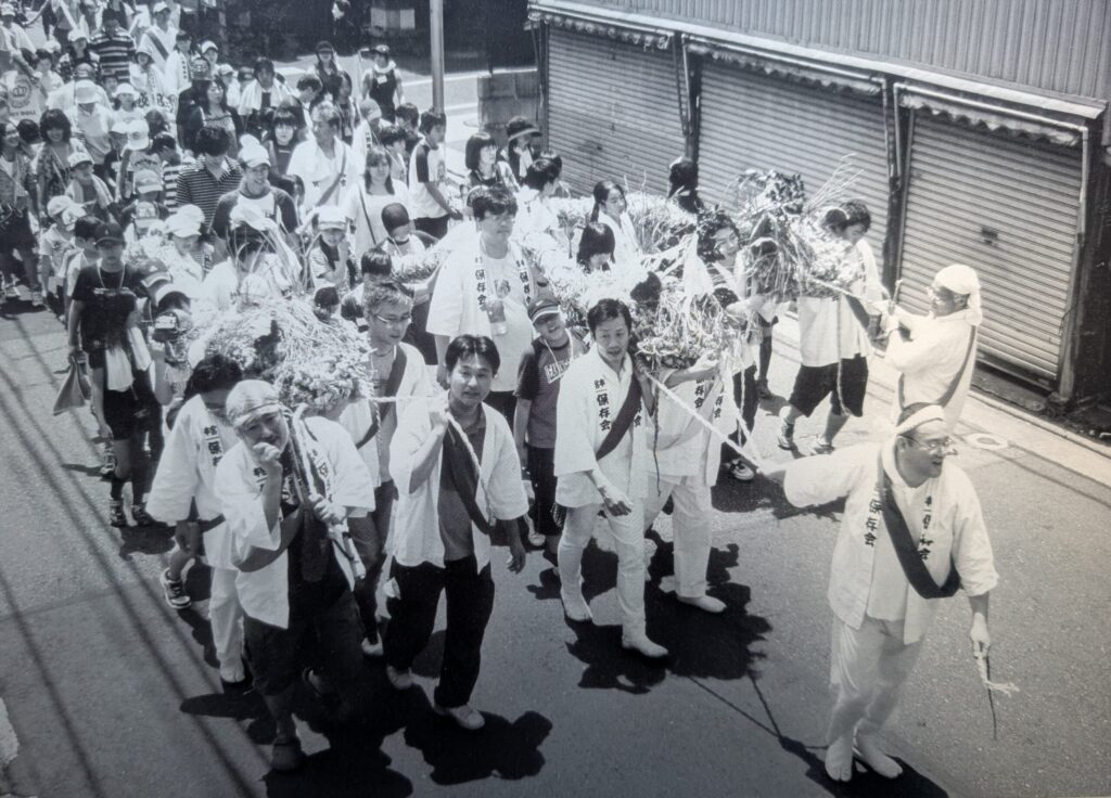 道念稲荷神社
蛇も蚊も祭り
