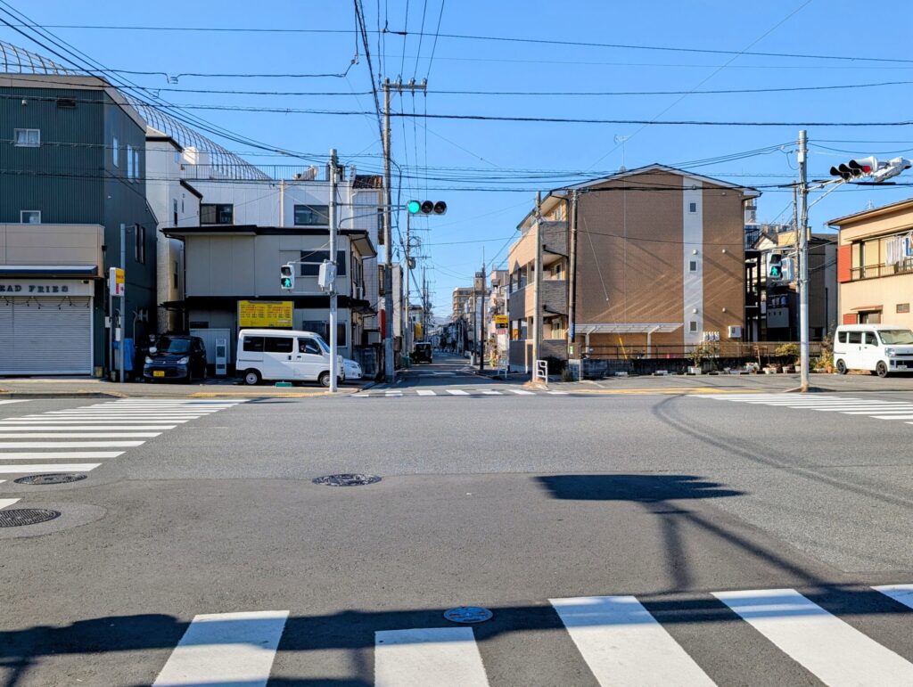 旧東海道 生麦
県道6号線との交差点