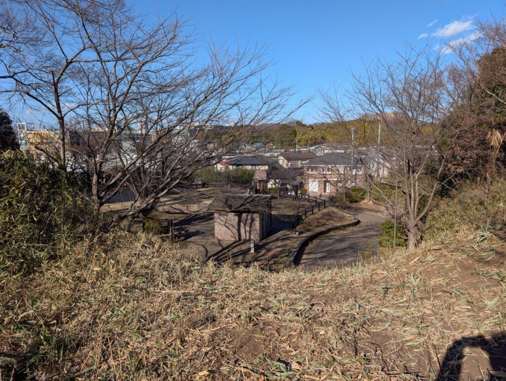 茅ヶ崎城址公園 土塁