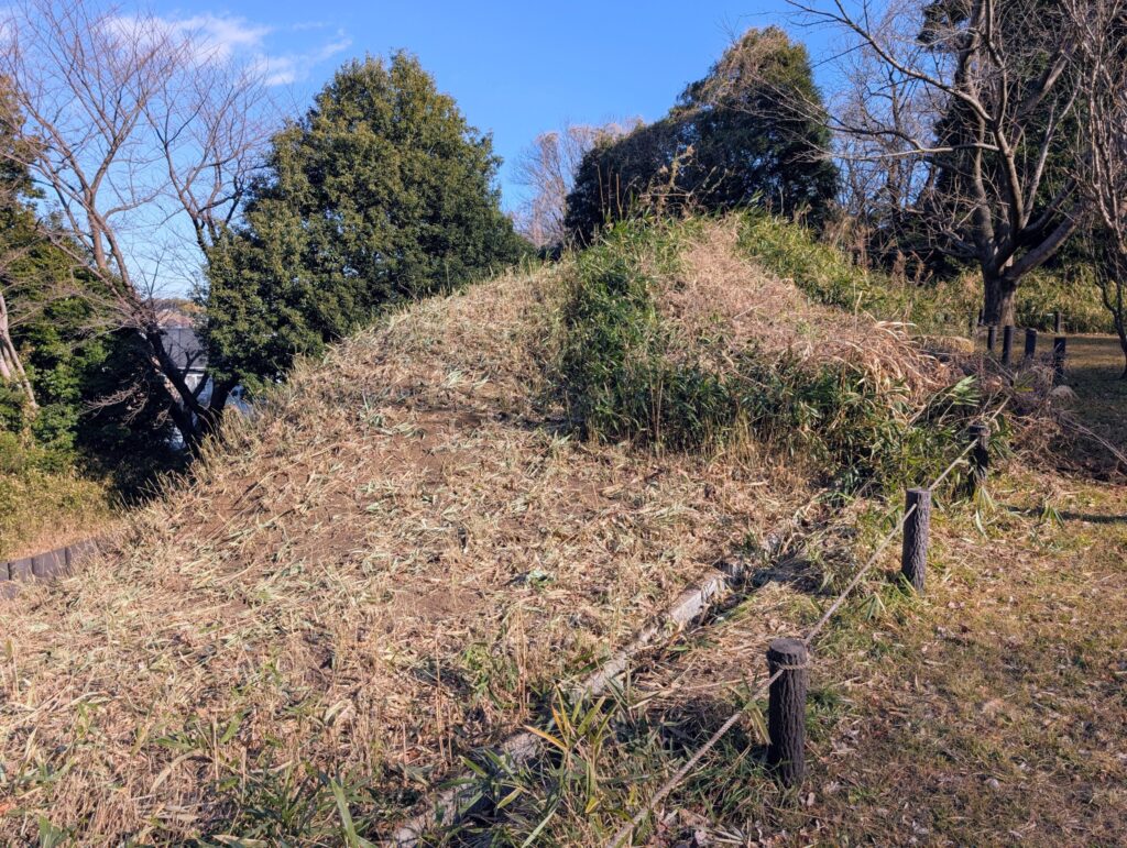 茅ヶ崎城址公園 土塁