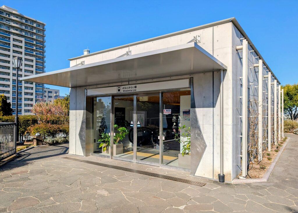 みなとみらい　線元町・中華街駅　６番出入口
アメリカ山公園